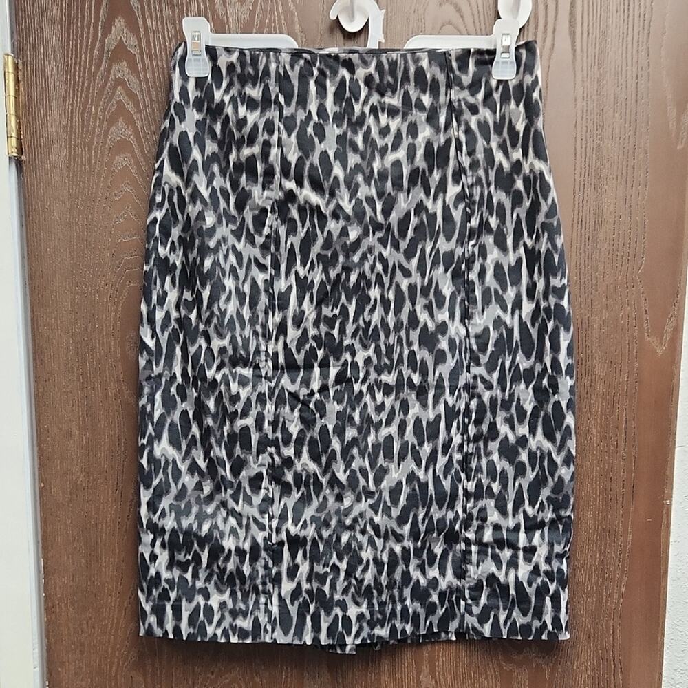 Worthington Black and Gray Animal Print Pencil Skirt
